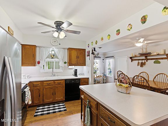 4th image of 144 Sunset Road #60