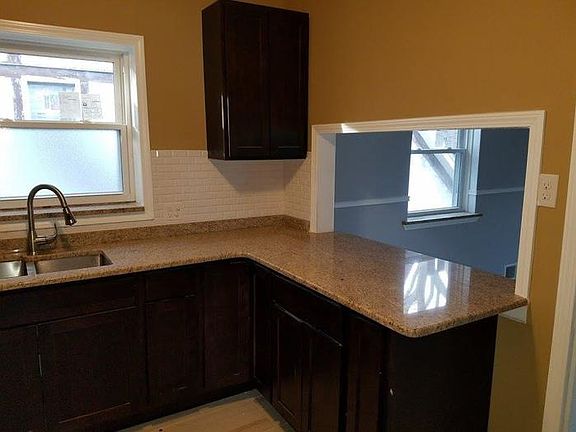 5th image of 17216 Greenlawn St