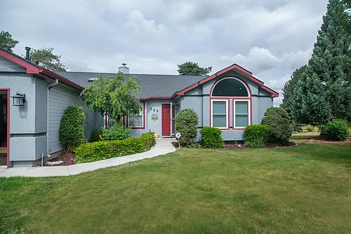 779 N Harvey Ln Photo 1