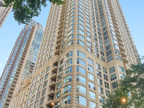 25 E Superior St APT 4201, Chicago, IL 60611