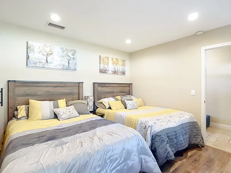 17208 Orangewood Dr — Photo 38