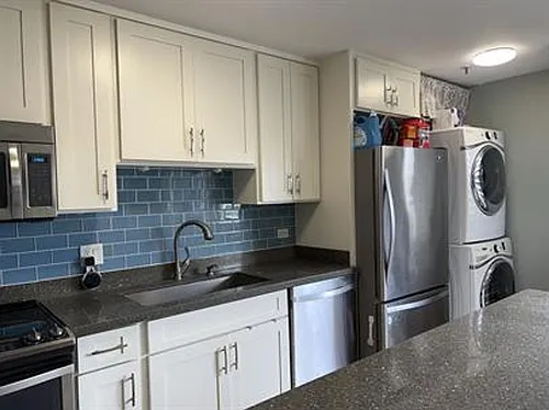 1226 Alexander St #506 Photo 1