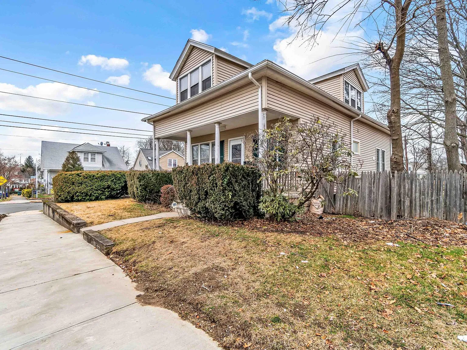 5 bed, 1600 sqft, $4,375 — Photo 3