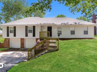 13011 Manchester Ave, Grandview, MO 64030