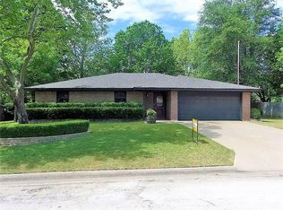 1404 Raborn St, Bowie, TX 76230