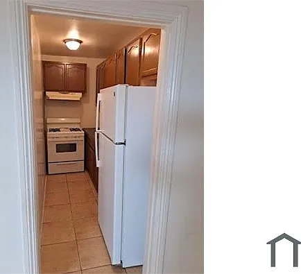 736 1/2 W Century Blvd — Photo 2