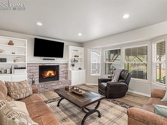 4th image of 8621 Alpine Valley Dr