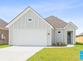 10427 Highland Lakes Dr, Denham Springs, LA 70726