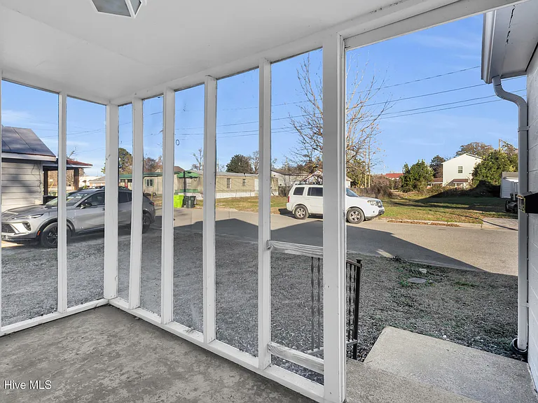 211 Lawson St — Photo 3