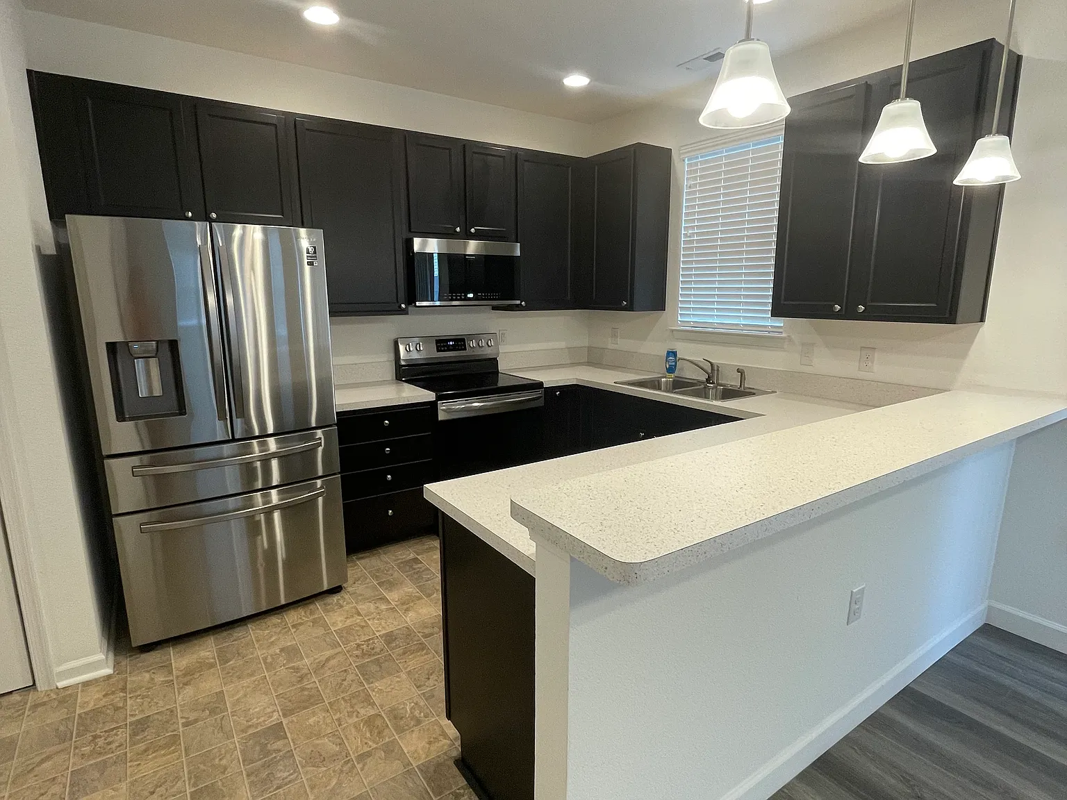 2 bed, 1329 sqft, $2,275 — Photo 3