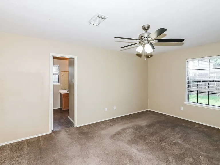 6618 Sutton Meadows Dr — Photo 9