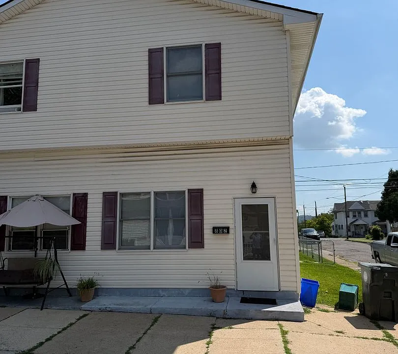 802-804 Hawthorne Rd