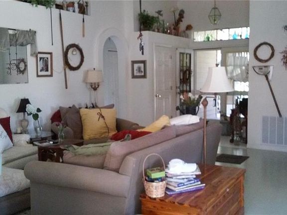 4th image of 835 Elm Forest Dr
