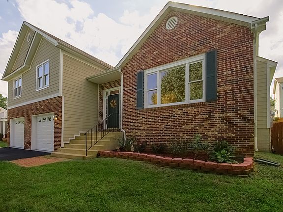 3rd image of 5 Emerson Ct