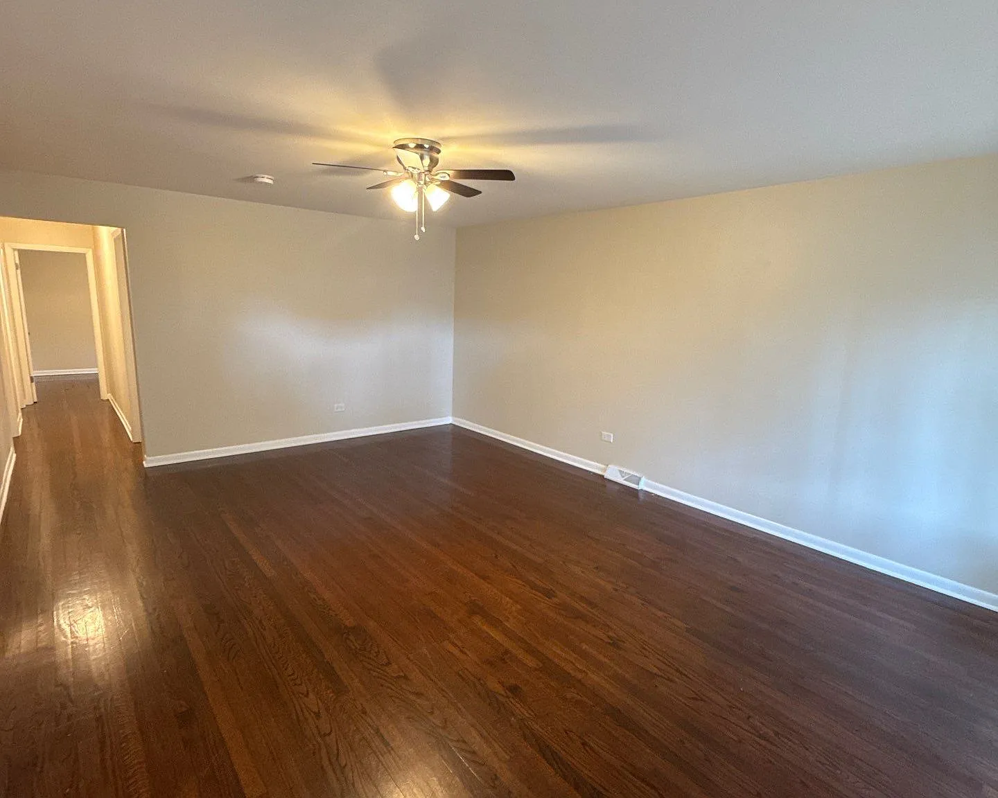 3 bed, 1277 sqft, $2,300 — Photo 2