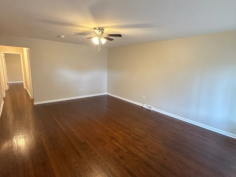 14932 Wabash Ave — Photo 2
