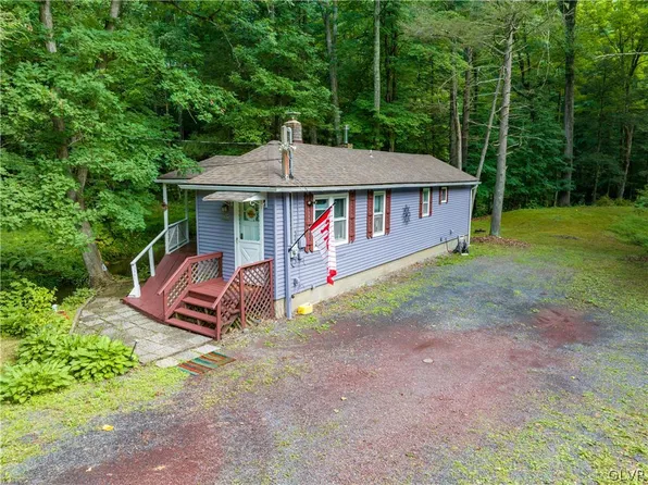 109 Paupaunoming St, Saylorsburg, PA 18353