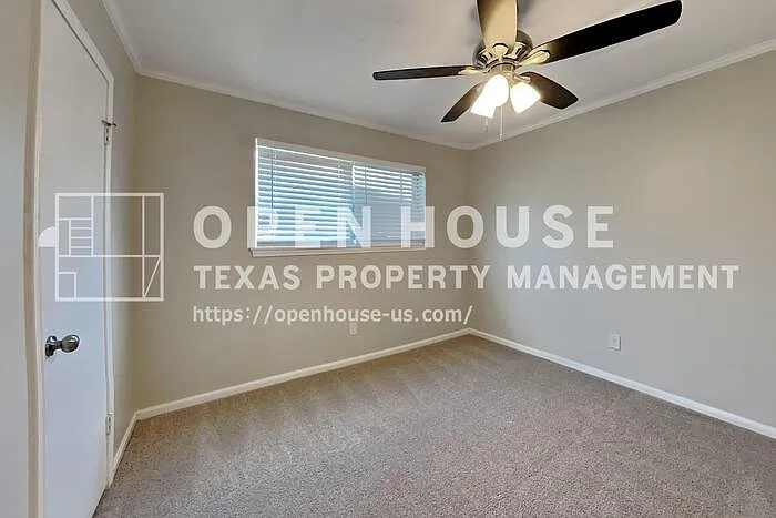 1920 Crooked Creek Ln — Photo 17