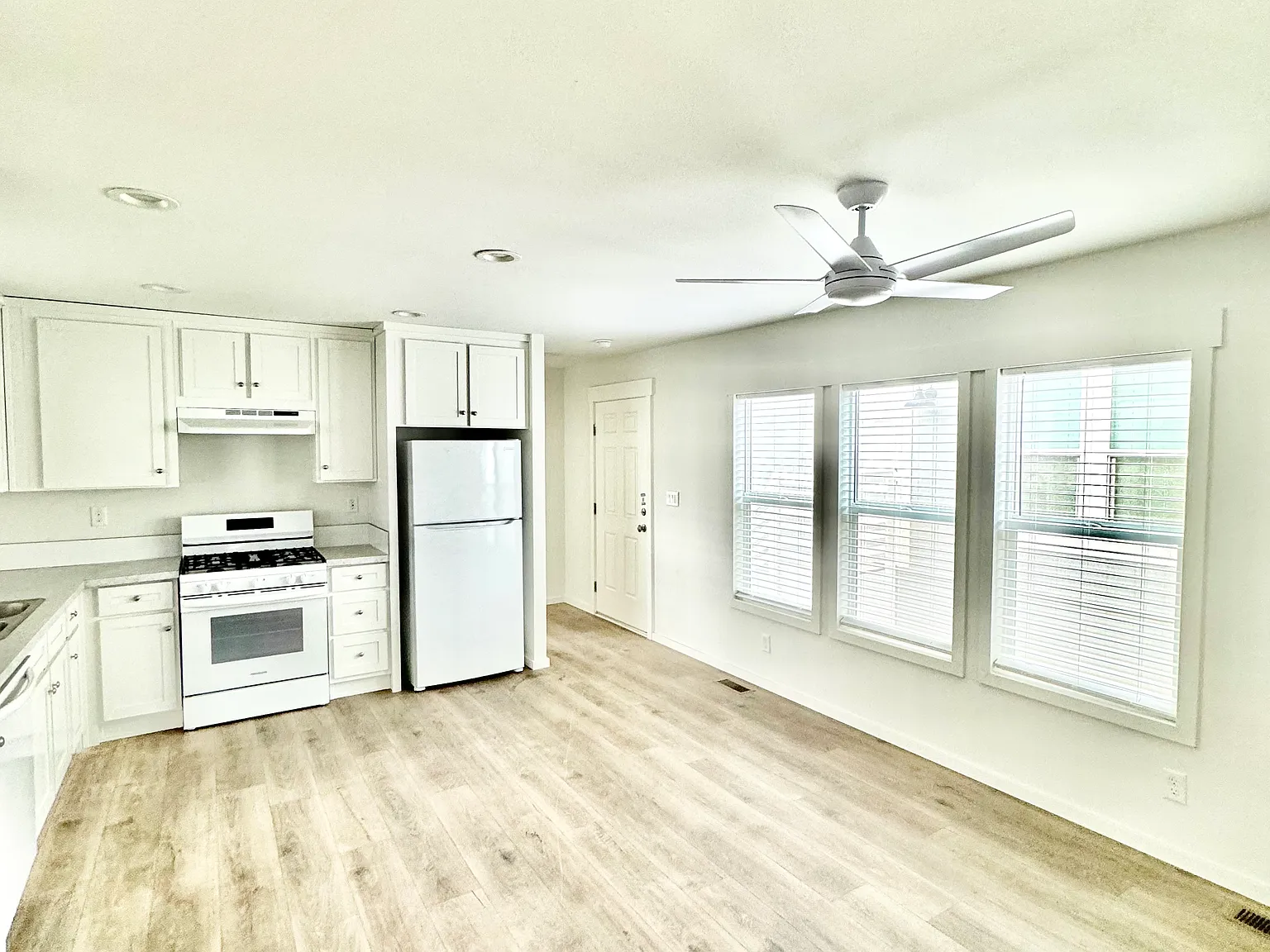 2 bed, 600 sqft, $1,500 — Photo 4