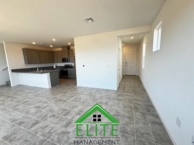 7635 Heatherpace Dr — Photo 6