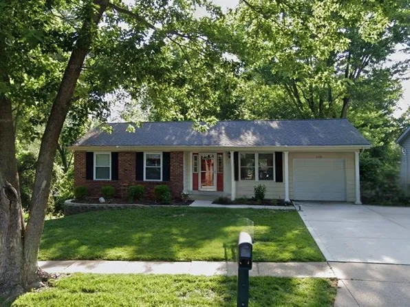 510 Wyncrest Dr, Ballwin, MO 63011