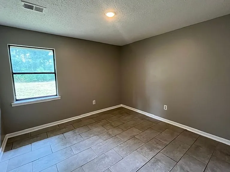 5726 Briarwood Dr — Photo 7