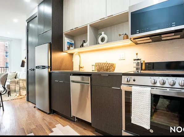 375 Lefferts Avenue image 2 of 14