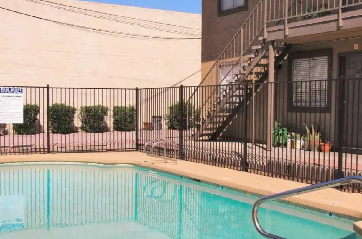 Rancho Valencia Apts. — Photo 4