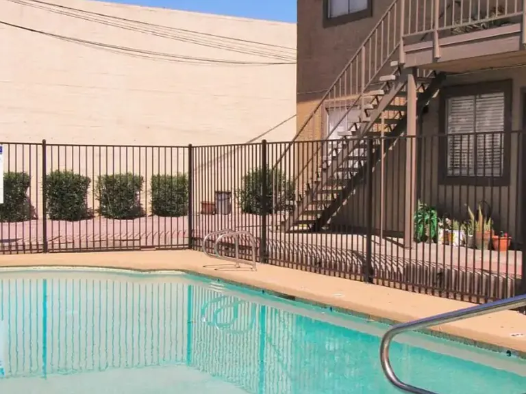 Rancho Valencia Apts. — Photo 7
