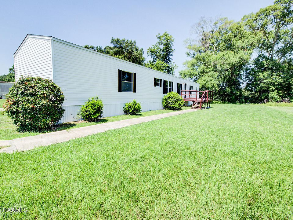 1st image of 140 Laurie St