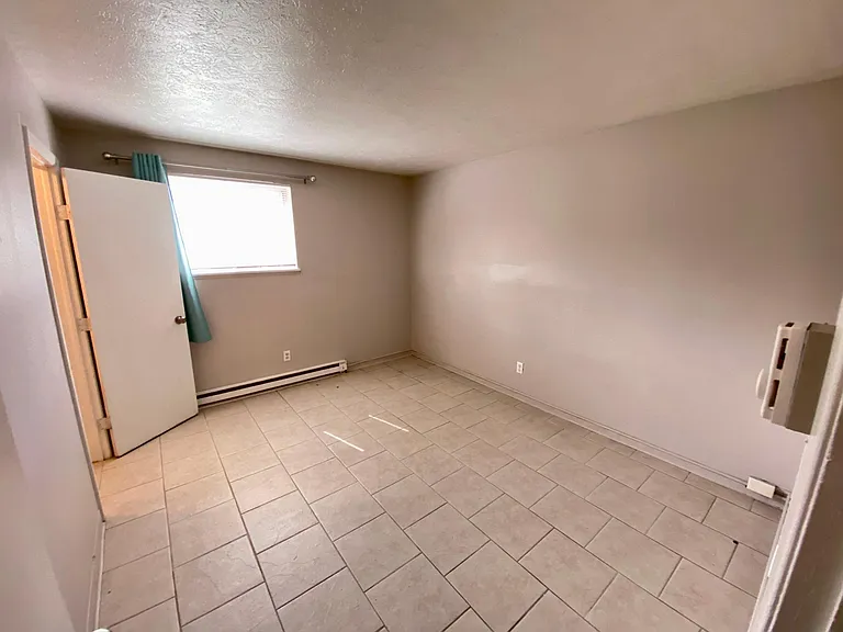 652 S Shore Ct — Photo 13