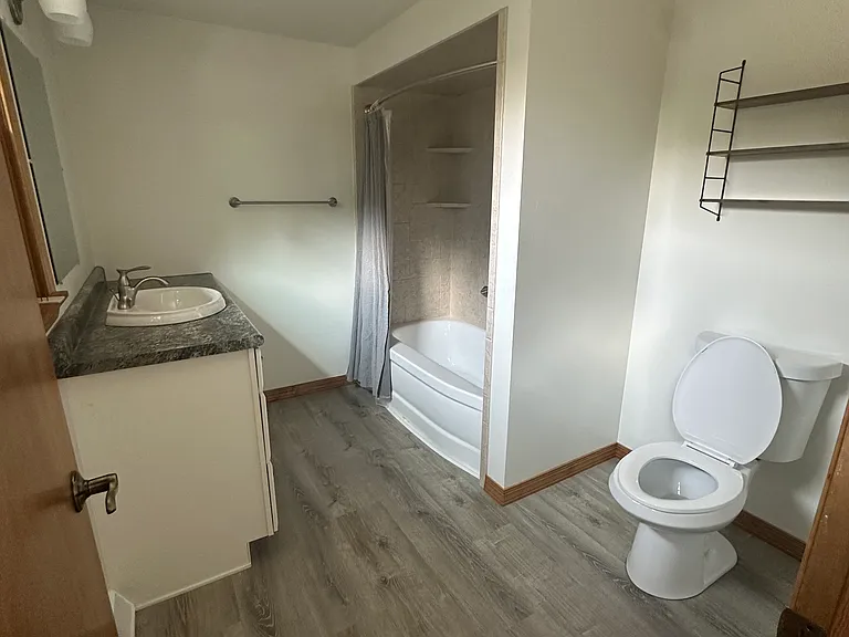 3044 Lawndale Dr — Photo 11