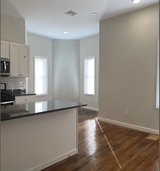 54 Cary Ave #2 — Photo 3