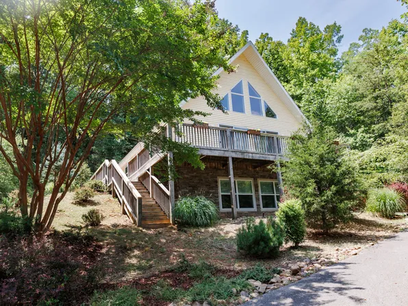 30 Robindale Ct, Buena Vista, VA 24416