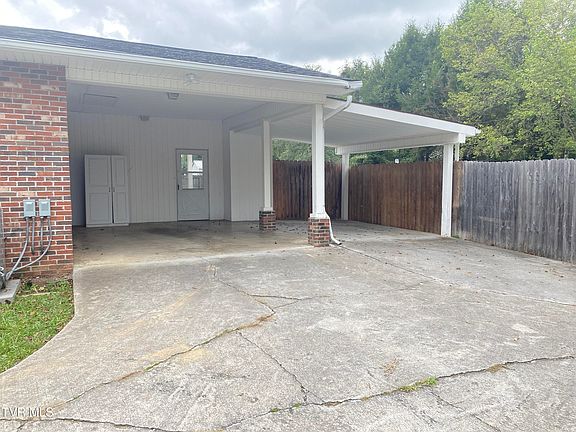 2nd image of 131 Jewell St