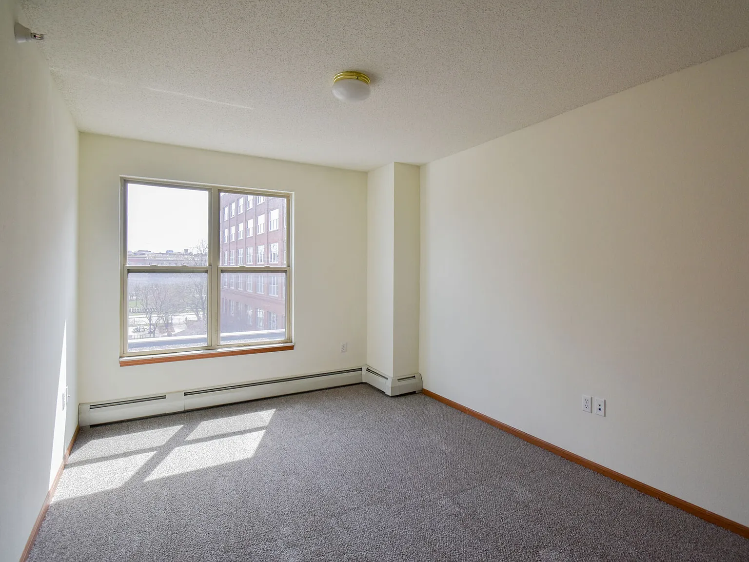 Lyon's Court Senior Apartments — Photo 3