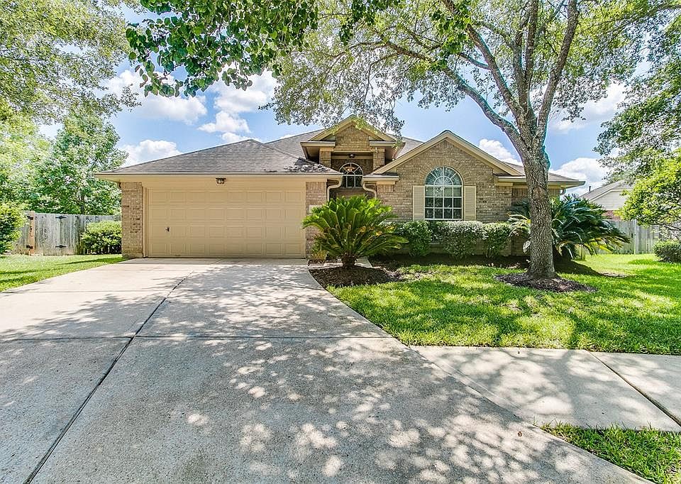 1st image of 214 Samantha Ct