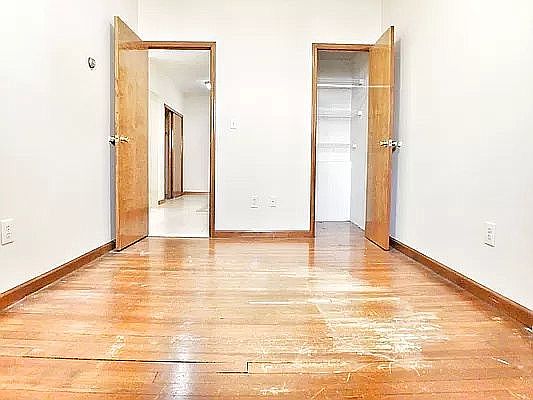3rd image of 3272 34th St #1