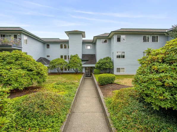 698 Aspen Rd #203B, Comox, BC V9M 3S9
