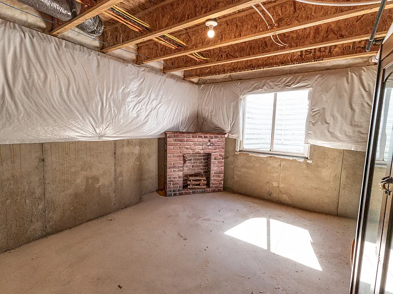 25091 Front Ave — Photo 32