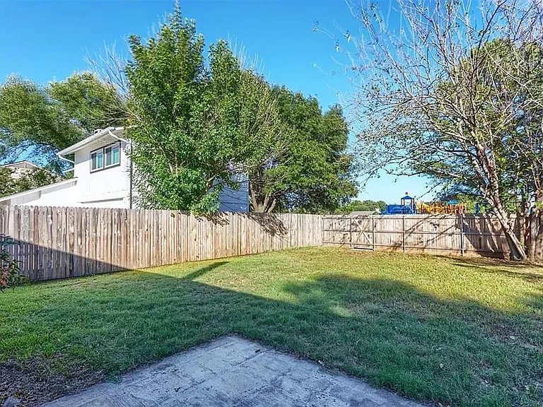 3806 Cortadera Ct — Photo 7