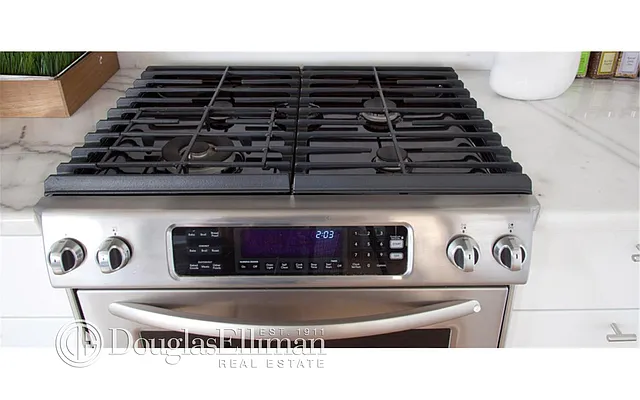 Rented by Douglas Elliman | media 7