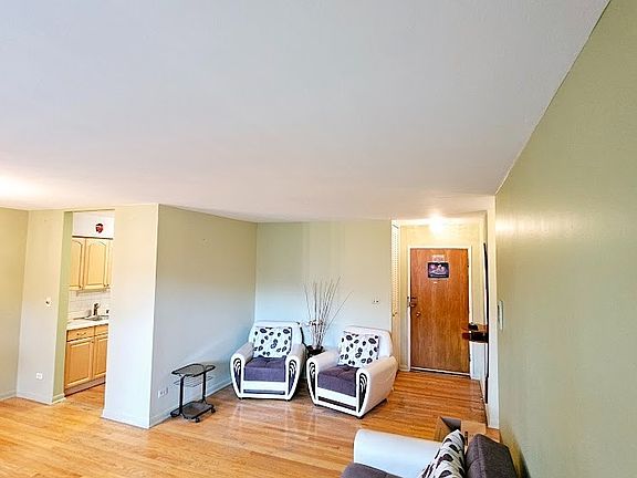 3rd image of 8720 Skokie Blvd #2EN