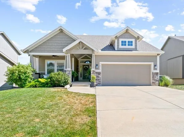 1072 N Sumac St, Olathe, KS 66061