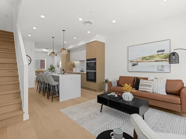 4813 Laurel St, Vancouver, BC V5Z 4K9