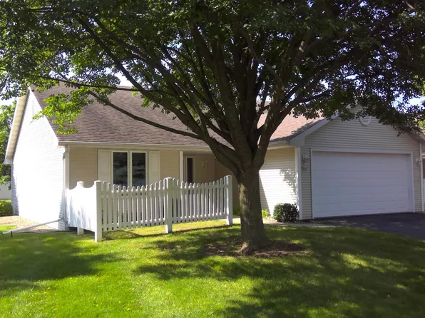 191 Lake Pointe Dr, Oshkosh, WI 54904