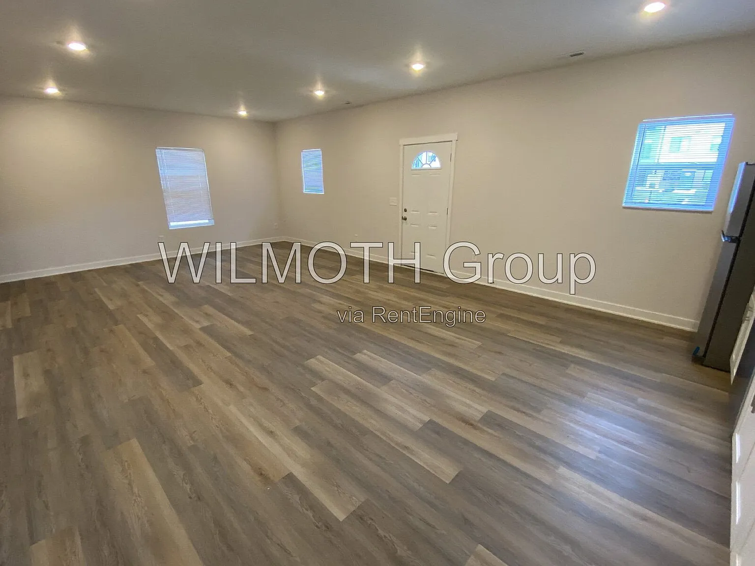 2 bed, 2.5 bath, 1300 sqft, $1,700 — Photo 3