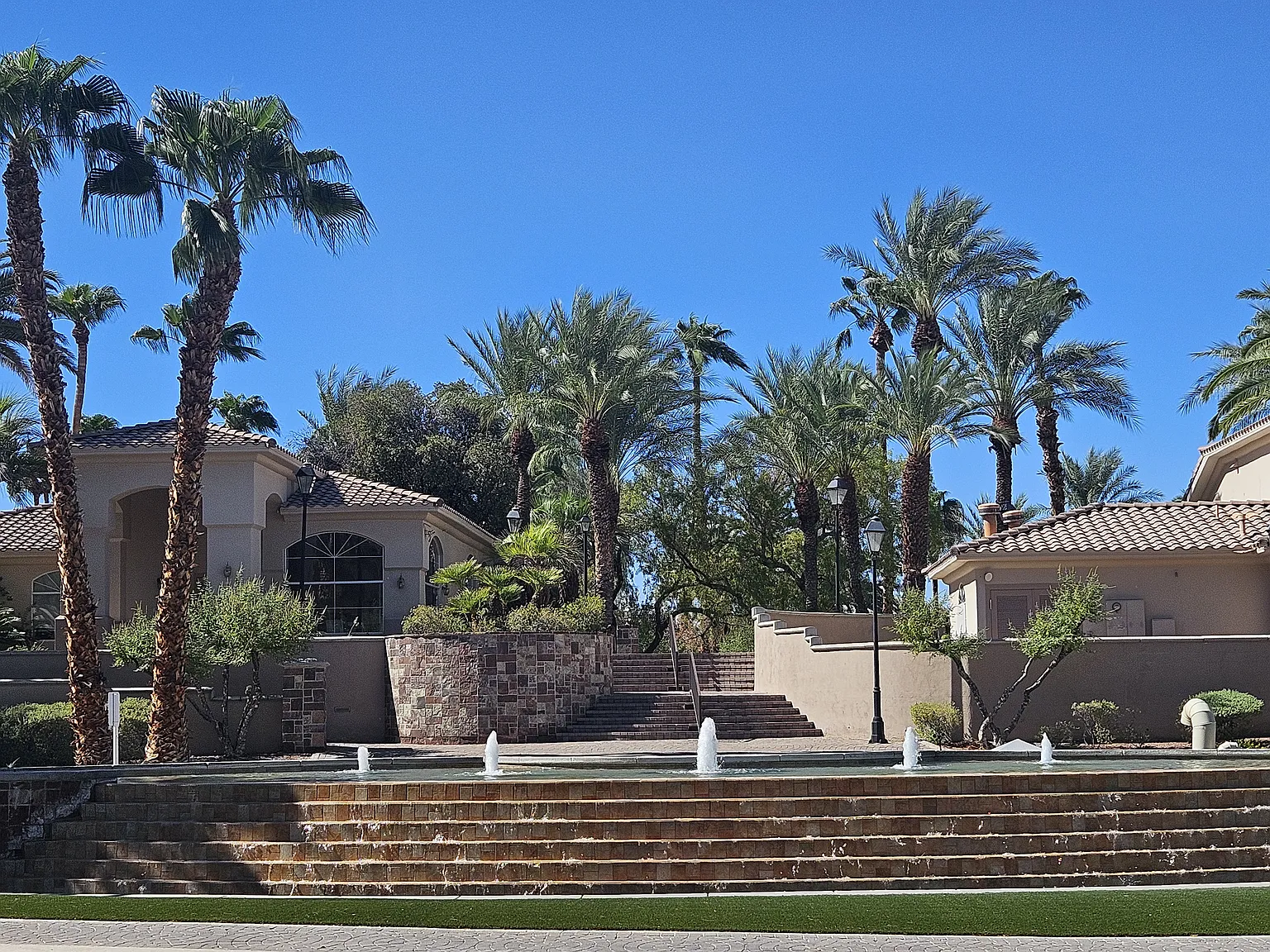 3 bed, 1356 sqft, $1,950 — Photo 4