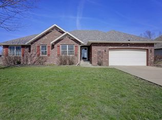1003 E Waterford Blvd, Ozark, MO 65721