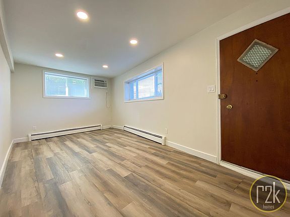 5th image of 20-50 36th St #1A
